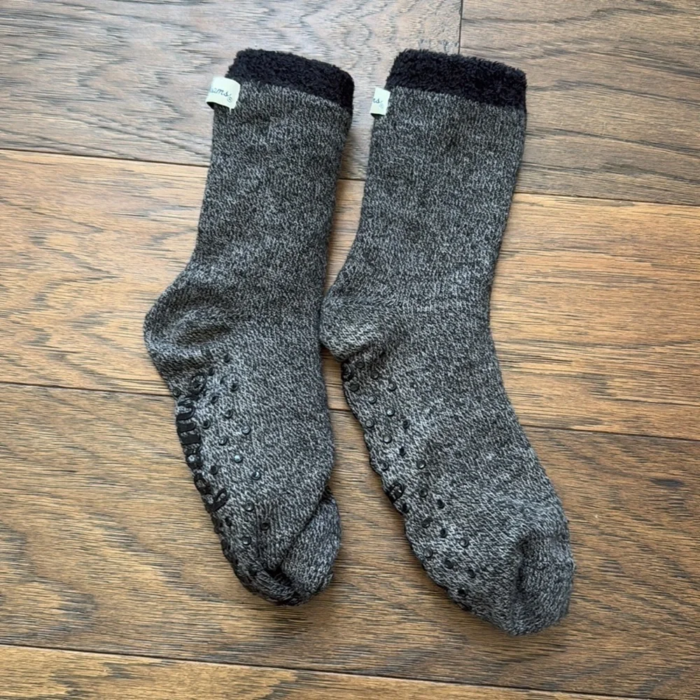 Ladies fuzzy warm sock bundle